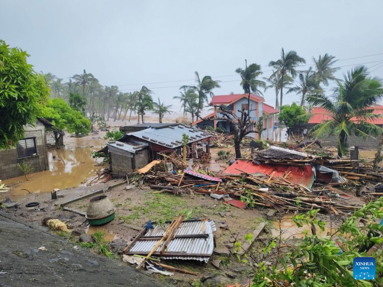 Super Typhoon Fung-wong claims at least 2 lives ahead of landfall Super Typhoon Fung-wong claims at least 2 lives ahead of landfall