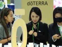 中药香+咖啡香 从进博“飘香”看开放共赢新图景 中药香+咖啡香 从进博“飘香”看开放共赢新图景