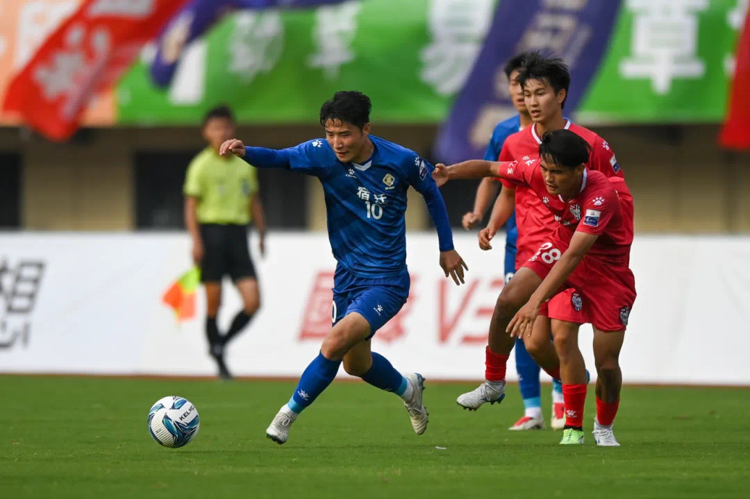 场均2.86万人现场观赛 一组数据看“苏超”究竟多火爆 场均2.86万人现场观赛 一组数据看“苏超”究竟多火爆