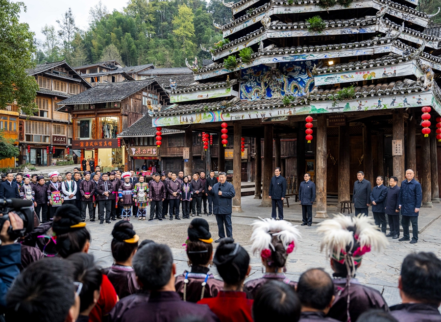 习近平在贵州考察时强调 坚持以高质量发展统揽全局 在中国式现代化进程中展现贵州新风采