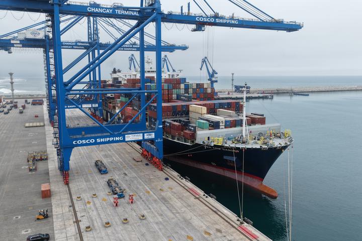 从六个行李箱到一个集装箱——秘鲁食品商的进博“加速度” 从六个行李箱到一个集装箱——秘鲁食品商的进博“加速度”