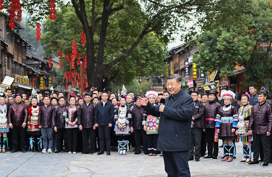 習(xí)近平在貴州考察時強調(diào) 堅持以高質(zhì)量發(fā)展統(tǒng)攬全局 在中國式現(xiàn)代化進(jìn)程中展現(xiàn)貴州新風(fēng)采