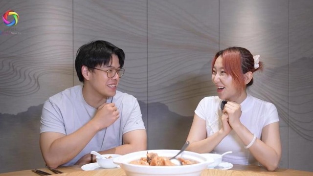 台湾自媒体博主学做排骨藕汤 品味荆楚美食文化_fororder_截图录屏_选择区域_20260114172858