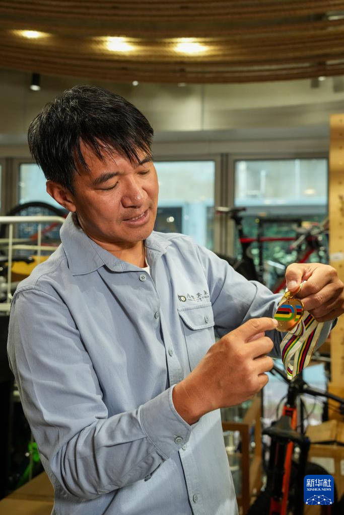 香港故事丨前“亚洲车王”黄金宝:全运会成就“骑迹”人生 香港故事丨前“亚洲车王”黄金宝:全运会成就“骑迹”人生