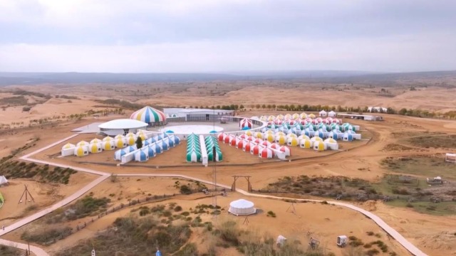 绝了！走进响沙湾 感受“以绿生金、以金护绿”的神奇魔法_fororder_截图录屏_选择区域_20251218111647