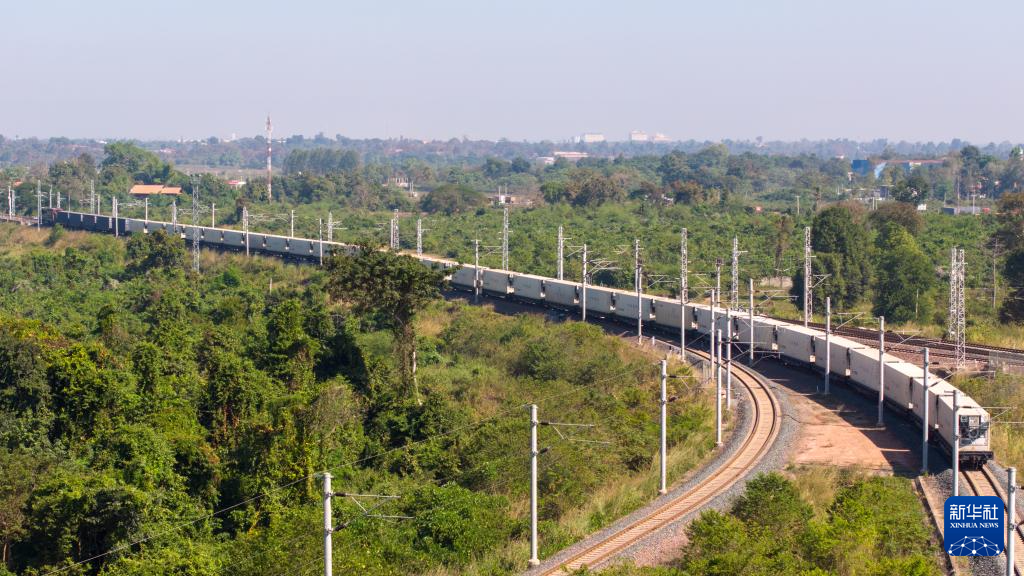 老挝木薯淀粉首次成列输华 老挝木薯淀粉首次成列输华