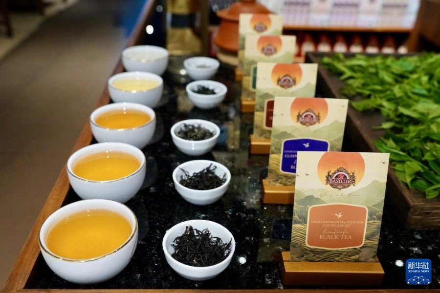 这是5月20日拍摄的斯里兰卡首都科伦坡的茶叶商店一角。新华社记者 伍岳 摄