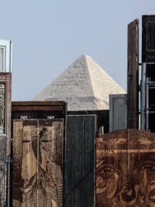 “现在即永恒”艺术展亮相埃及金字塔 “现在即永恒”艺术展亮相埃及金字塔