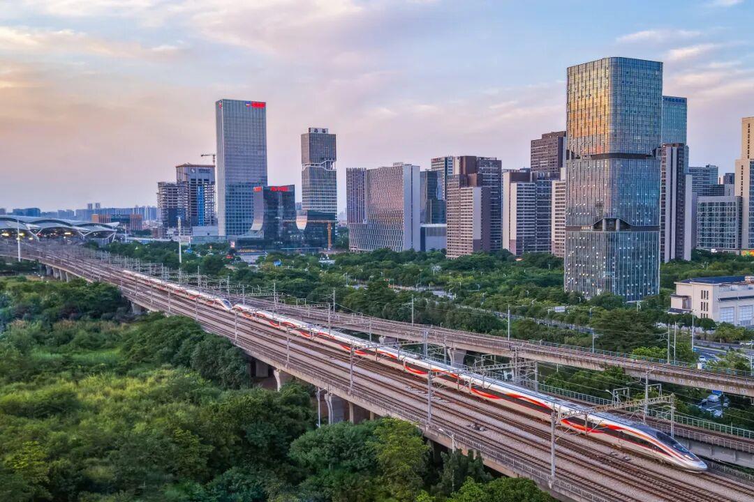 一天跑300多列复兴号!这条高铁调图后到底有多忙? 一天跑300多列复兴号!这条高铁调图后到底有多忙?