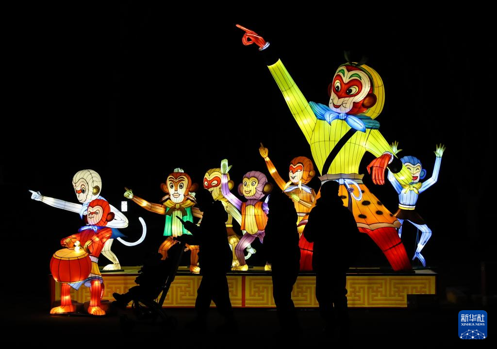 北京:“天宫灯会”点亮冬夜 北京:“天宫灯会”点亮冬夜