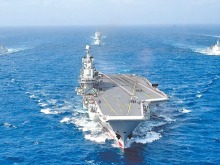 解放軍“遼寧艦”逼近關(guān)島，臺學(xué)者直言“中國大陸已突破‘島鏈封鎖’”
