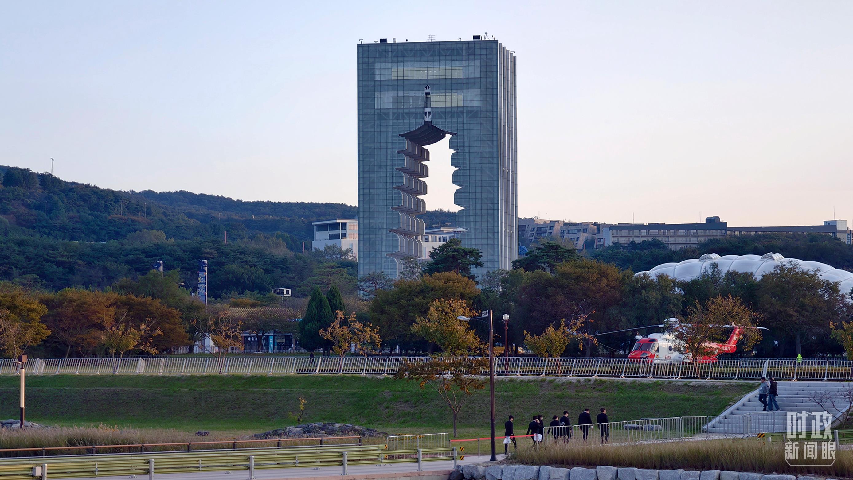 时政新闻眼丨韩国之行收官日,习主席这些声音值得铭记 时政新闻眼丨韩国之行收官日,习主席这些声音值得铭记
