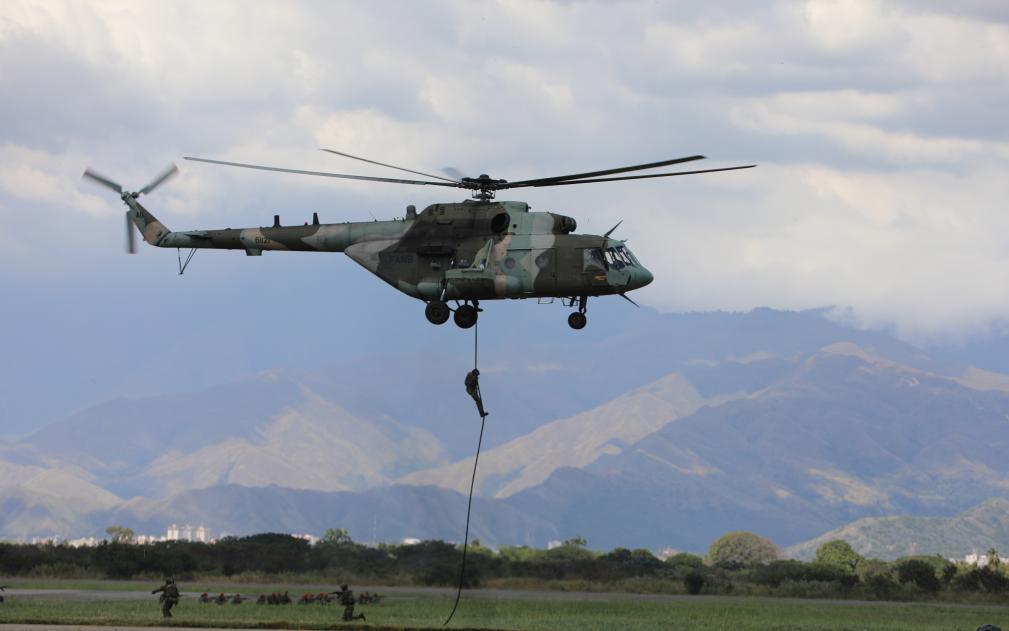 美威胁“关闭委领空”遭多方谴责 委机场正常运营 美威胁“关闭委领空”遭多方谴责 委机场正常运营