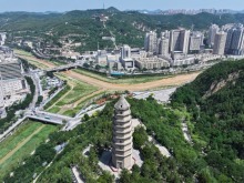 国际友人在革命圣地延安“重走斯诺路” 国际友人在革命圣地延安“重走斯诺路”