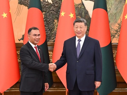习近平会见孟加拉国总理塔里克