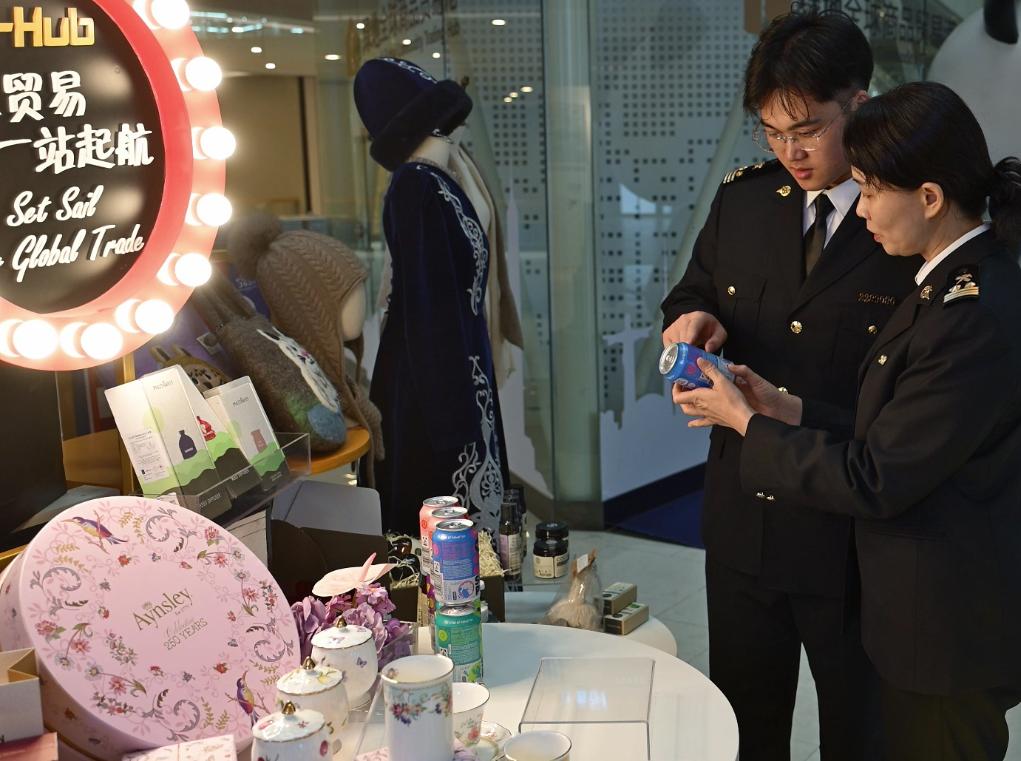 八届进博会4100多批进境展品总货值超80亿元 八届进博会4100多批进境展品总货值超80亿元