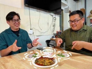 台湾青年品尝闽南小吃：每一口都是熟悉的味道