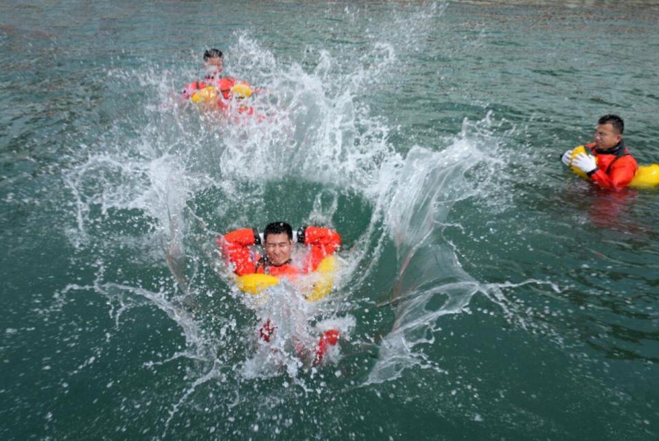 “神二十一”飞天在即 乘组地面训练精彩瞬间→ “神二十一”飞天在即 乘组地面训练精彩瞬间→