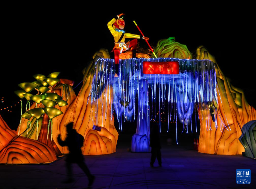 北京:“天宫灯会”点亮冬夜 北京:“天宫灯会”点亮冬夜