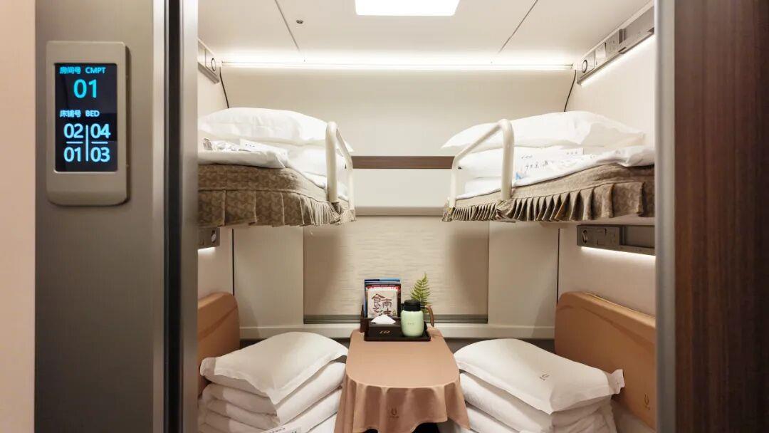 一天跑300多列复兴号!这条高铁调图后到底有多忙? 一天跑300多列复兴号!这条高铁调图后到底有多忙?