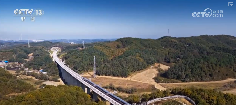 1623.9亿元、263.2万亿元、506亿人次,活跃!“数”看中国经济三季报 1623.9亿元、263.2万亿元、506亿人次,活跃!“数”看中国经济三季报