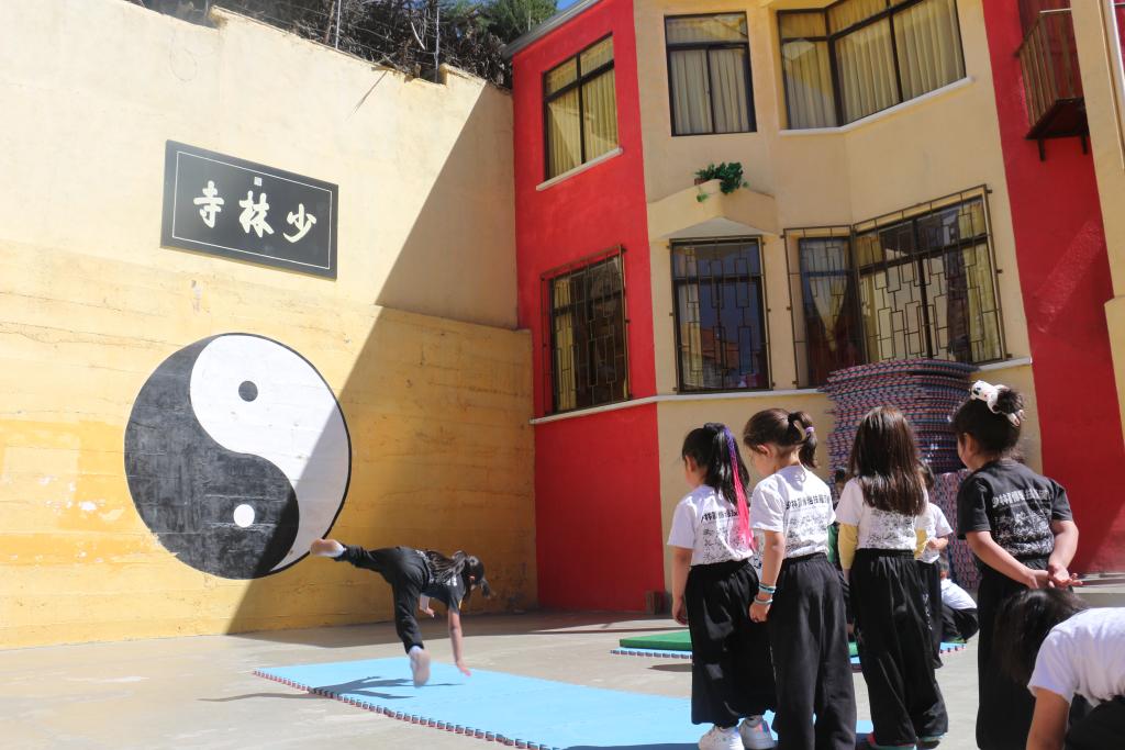 武术、跑操、中文——这所拉美学校为何青睐中国元素