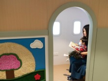 在嘈杂航站楼，为“迟到的旅行”亮起一盏灯