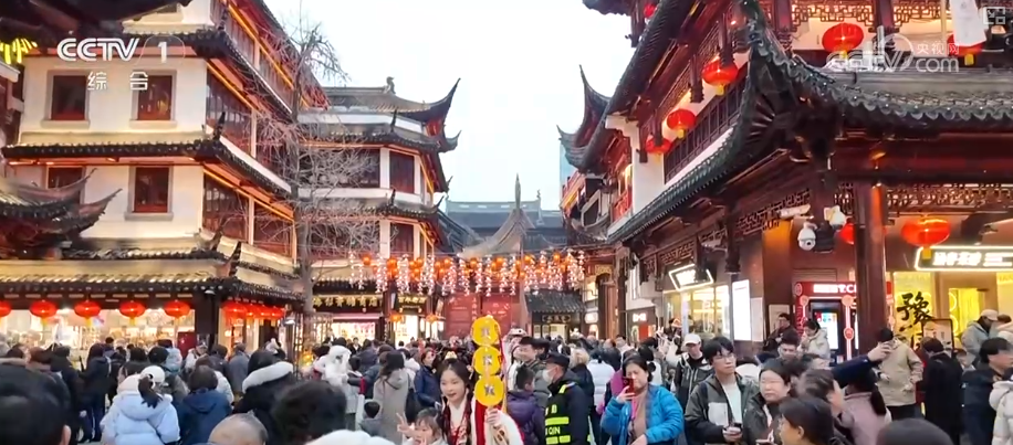 传统民俗闹元宵、多彩非遗庆团圆 古韵国风洋溢马年新春装点节日中国