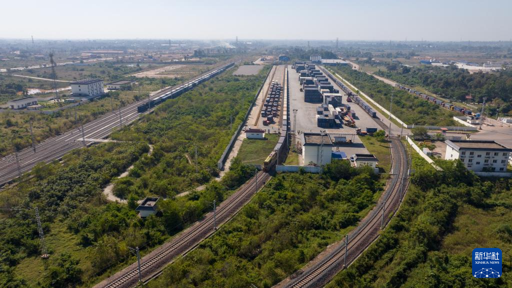 老挝木薯淀粉首次成列输华 老挝木薯淀粉首次成列输华