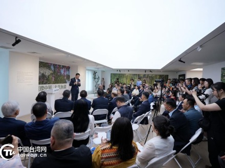 同根绘中华，同心向未来——“璀璨中华 大美无疆”-2026周锡玮（北京）艺术展开幕