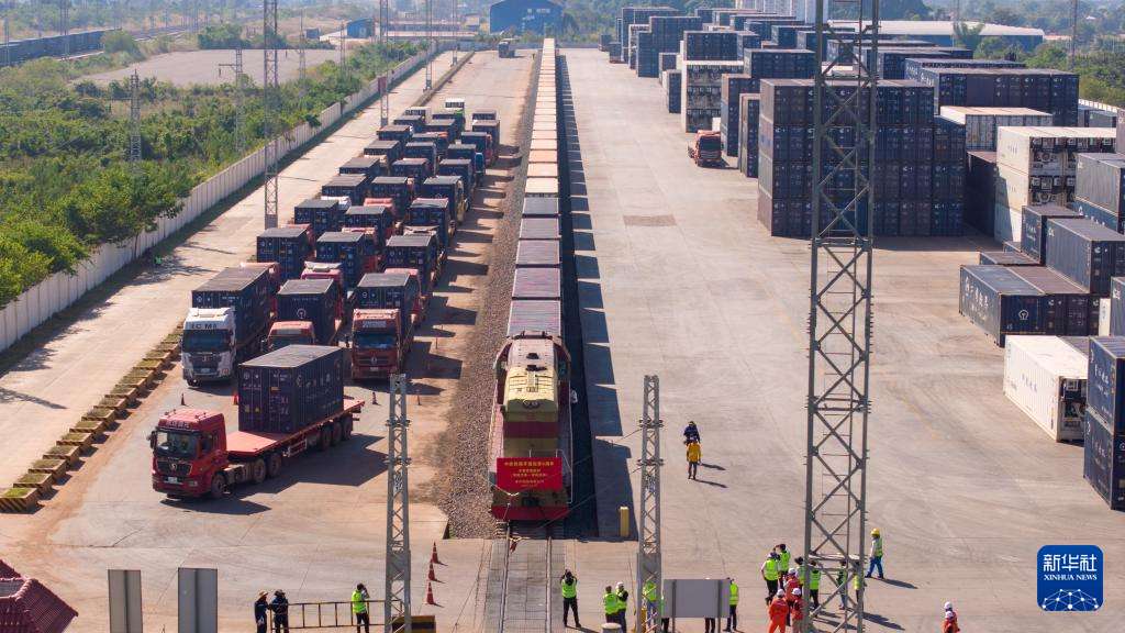 老挝木薯淀粉首次成列输华 老挝木薯淀粉首次成列输华