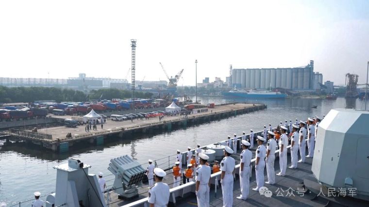 中国海军989编队结束对印度尼西亚友好访问起程回国