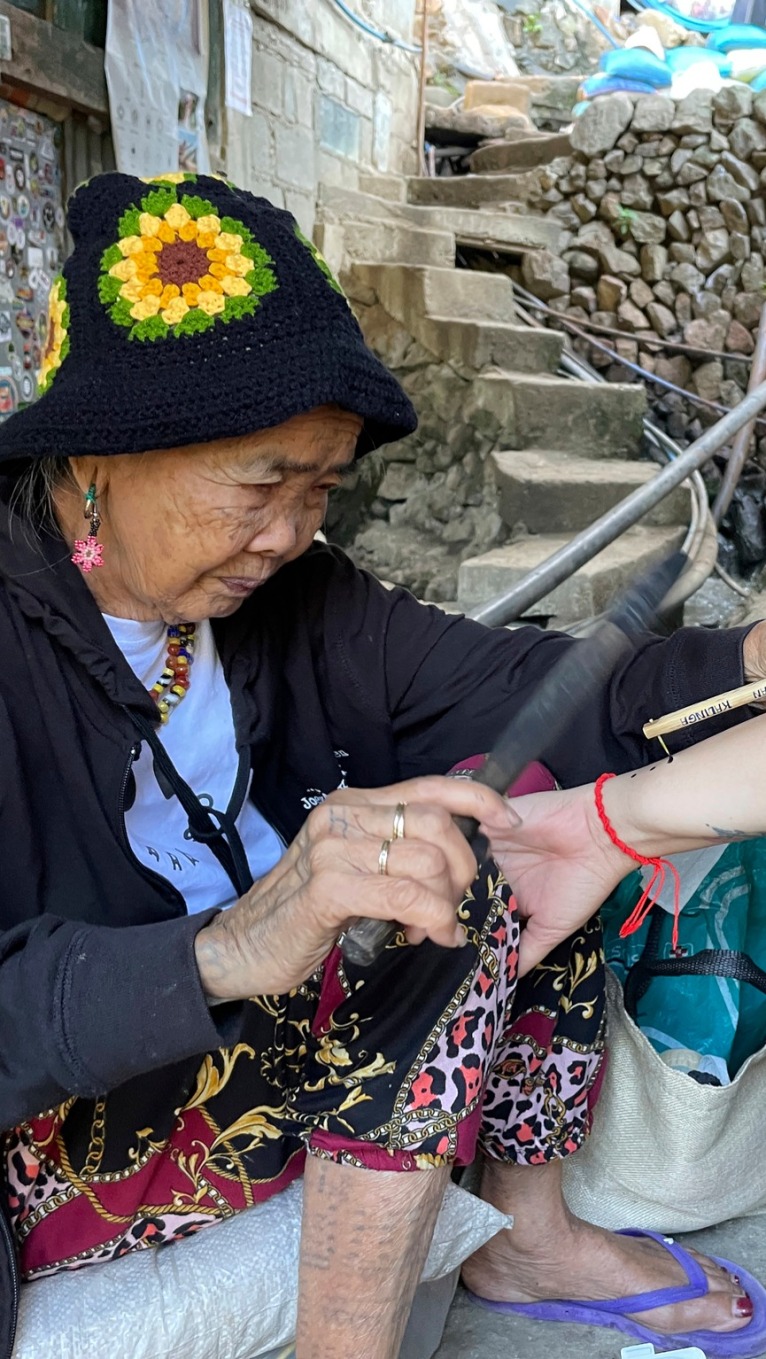 菲律宾百岁纹身师 用针与墨守护民族记忆