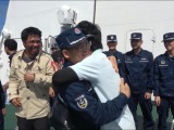 直击中国海警移交菲籍遇险船员现场，每一刻都让人泪目