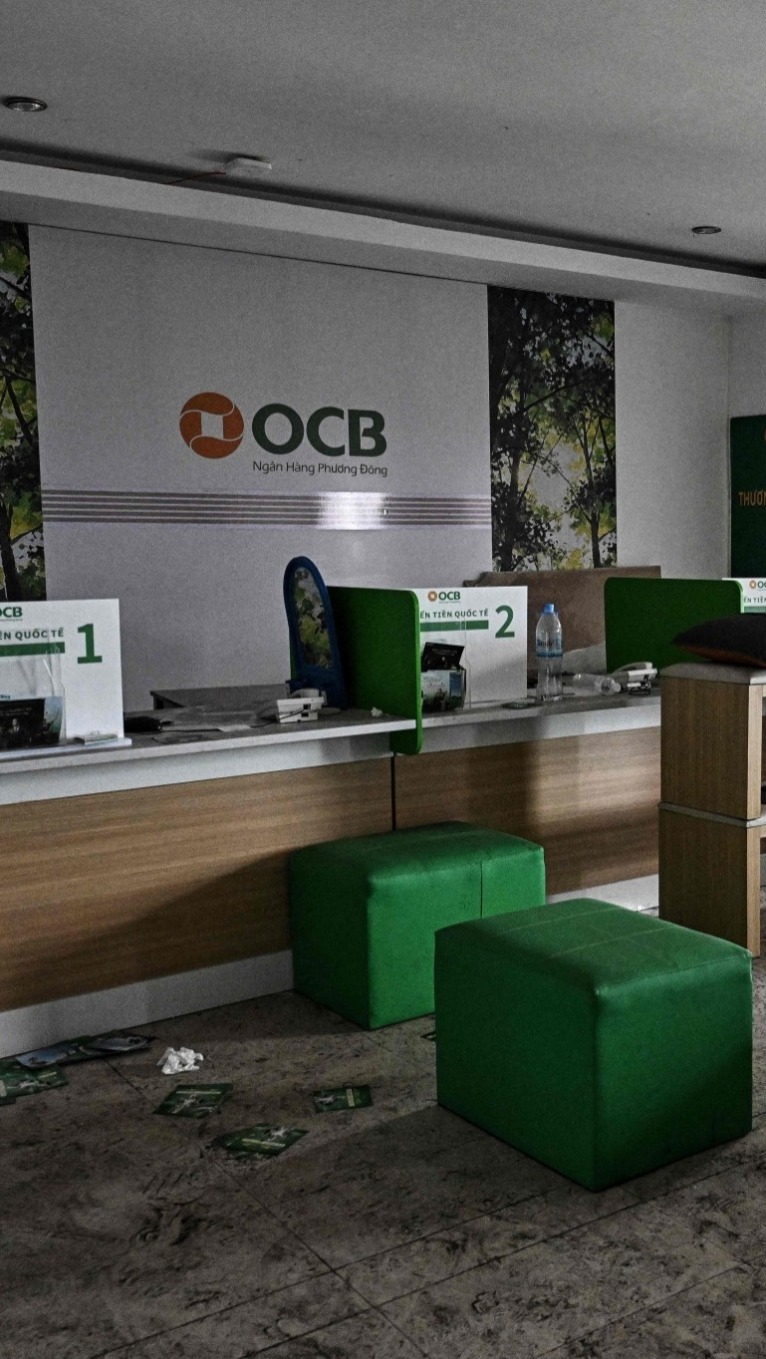 直击泰柬边境废弃电诈窝点：铁栏后的罪恶