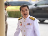 泰国改组后内阁成员宣誓就职