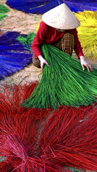 Handcrafted Sedge Mats from Vietnam: The Perfect Summer Cooling Companion