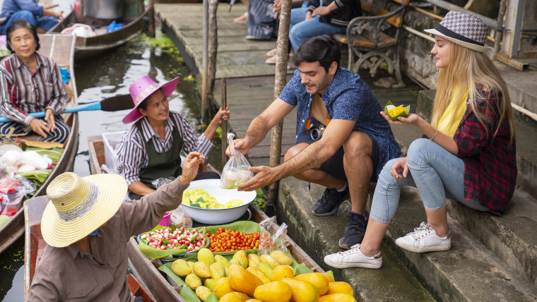 Floating Market: Thailand’s Hidden Gem of “Flowing Poetry”_fororder_VCG41N1335029689