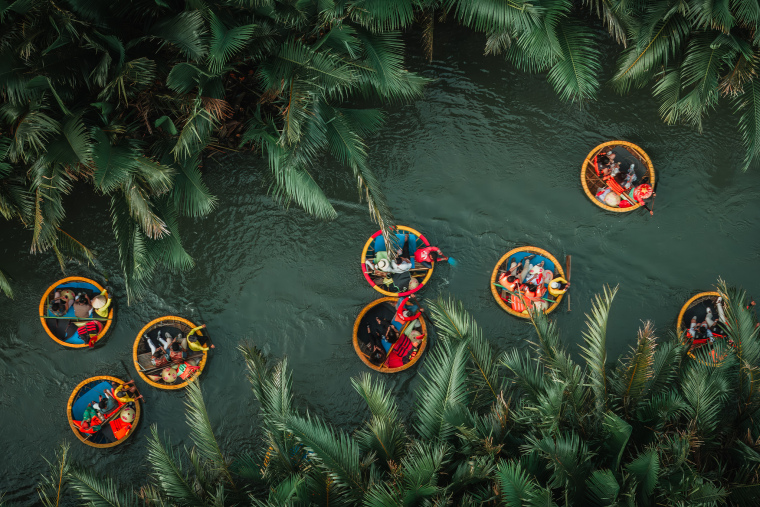 The Floating Tumbler: Livelihood Ingenuity in Vietnamese Fishing Villages_fororder_VCG211575298838