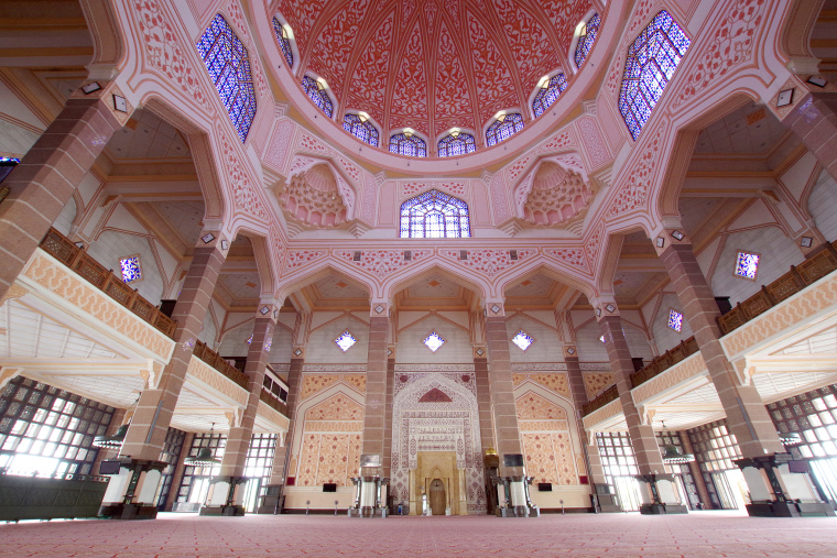 Travel Bucket List Expanded: Malaysia’s Stunning Pink Wonder_fororder_VCG41N1212908565