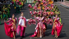印尼任抹狂欢节：你绝对没见过的走秀现场