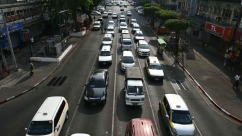 燃油短缺升级 缅甸车辆单双号上路