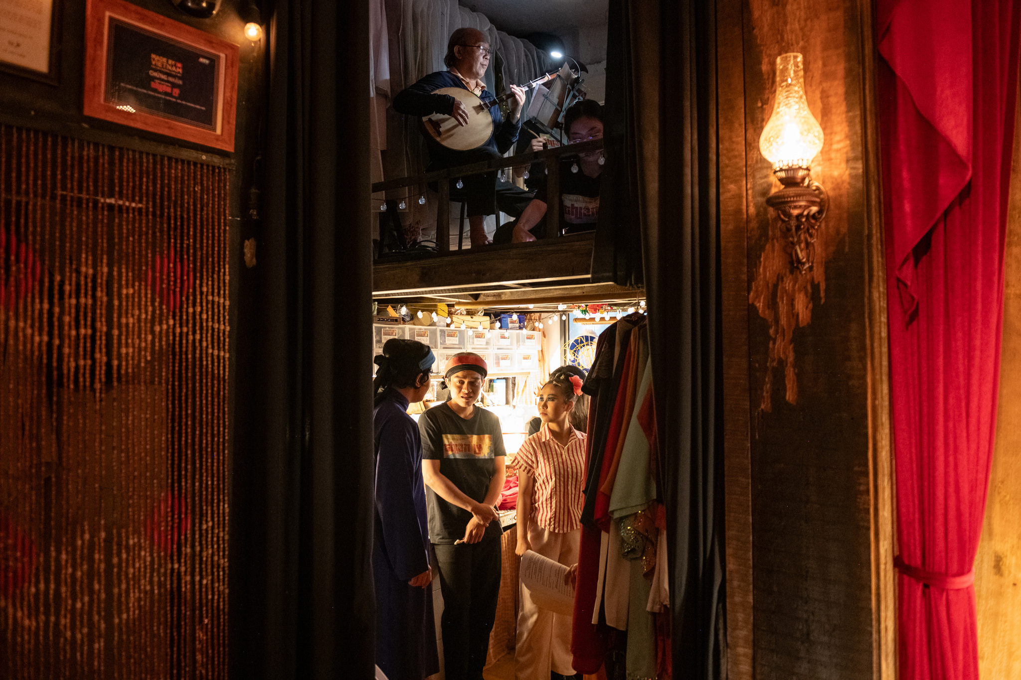 Living Room Turned Theater! Vietnamese Director Revives Traditional Opera_fororder_VCG31N2227466940