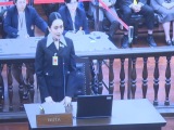 泰国被停职总理佩通坦就其涉嫌违宪案出庭作证