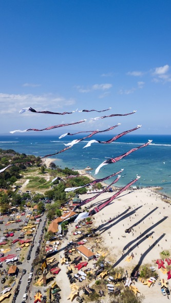 500 Kites Take Flight: Bali’s Sky Transforms into a Fairy-Tale Spectacle!_fororder_VCG41N1190944992