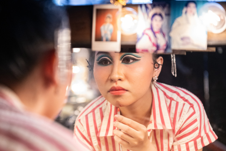 Living Room Turned Theater! Vietnamese Director Revives Traditional Opera_fororder_VCG31N2227466949
