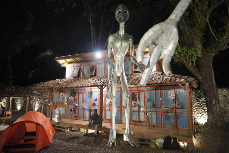 Indonesia’s UFO Festival: Step Into a World of Cosmic Imagination_fororder_VCG111582493845