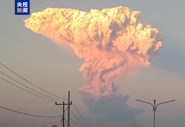 印度尼西亚巴厘岛数十架航班因火山喷发取消_fororder_IMG_2111