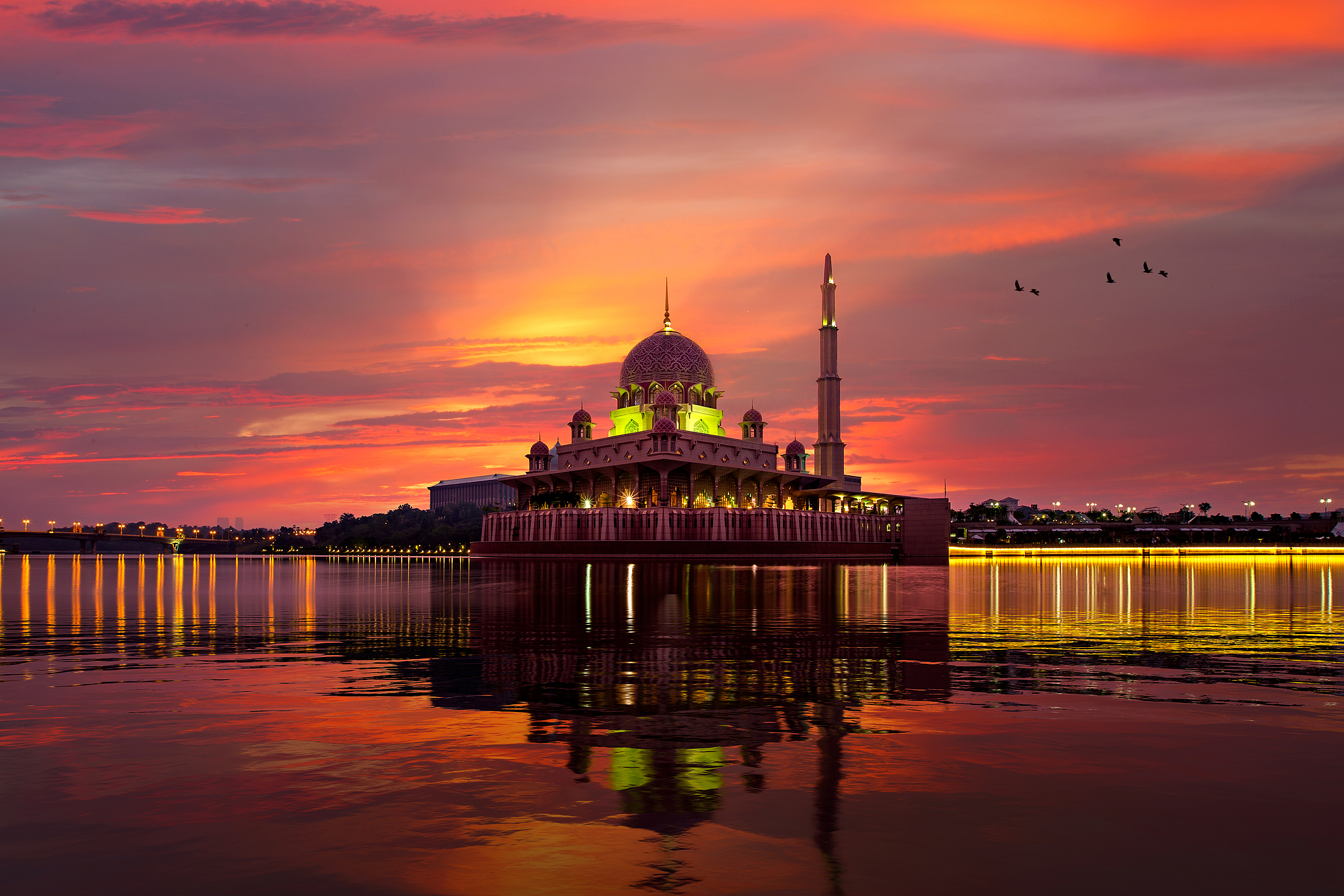 Travel Bucket List Expanded: Malaysia’s Stunning Pink Wonder_fororder_VCG41N1161733725