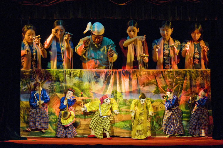 Art at Your Fingertips: A Hidden Map of Southeast Asian Puppetry_fororder_VCG41N522281572